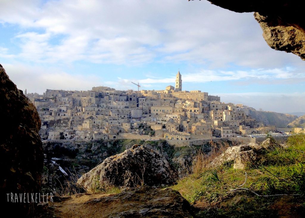 Panorama di Matera da una chiesa rupestre