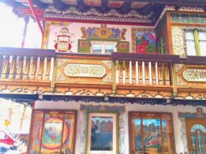 Cèsa Floriana in Strèda dò Ruf de Antermont a Canazei è una delle costruzioni tipiche più fotografate