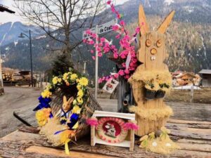 fontane addobbate a tema pasquale n val di fassa, a Vigo e Pozza